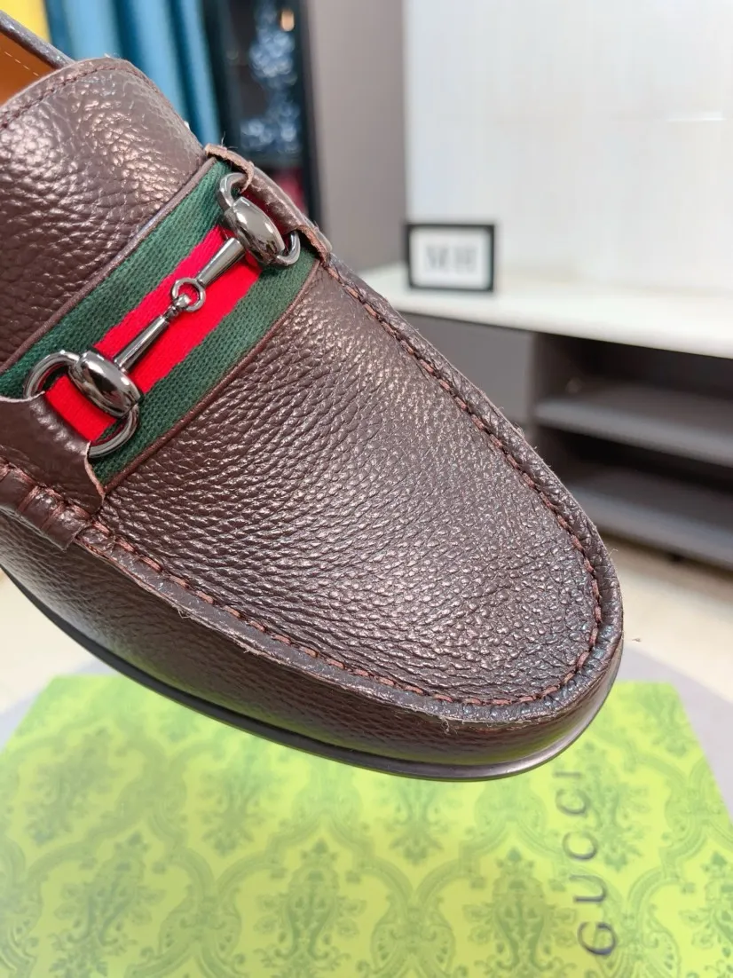 Men's shoes 💰500🌹🌹Niuli [GUCCI Gucci] A new style of formal men's leather shoes is coming~ The original quality upper is made of patent leather imported from Italy, the leather is soft and delicate, comfortable and soft first-layer cowhide lining, rubber wear-resistant outsole, the shoe shape is dignified and domineering, and the luxury charm cannot be concealed! The natural and free nouveau riche leads the trend. Code number: 38-44